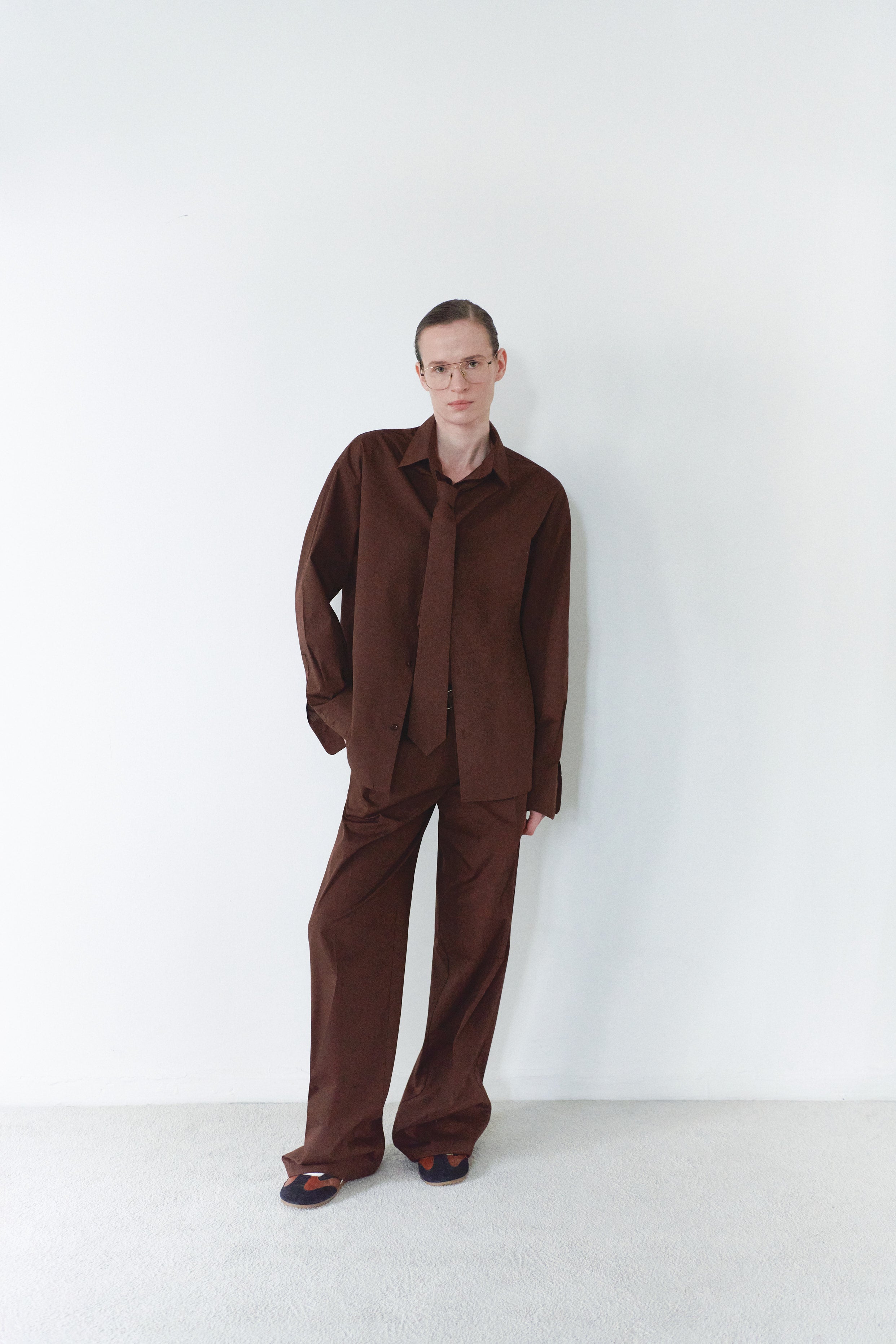 Kahverengi Unisex Oversize Kravatlı Gömlek