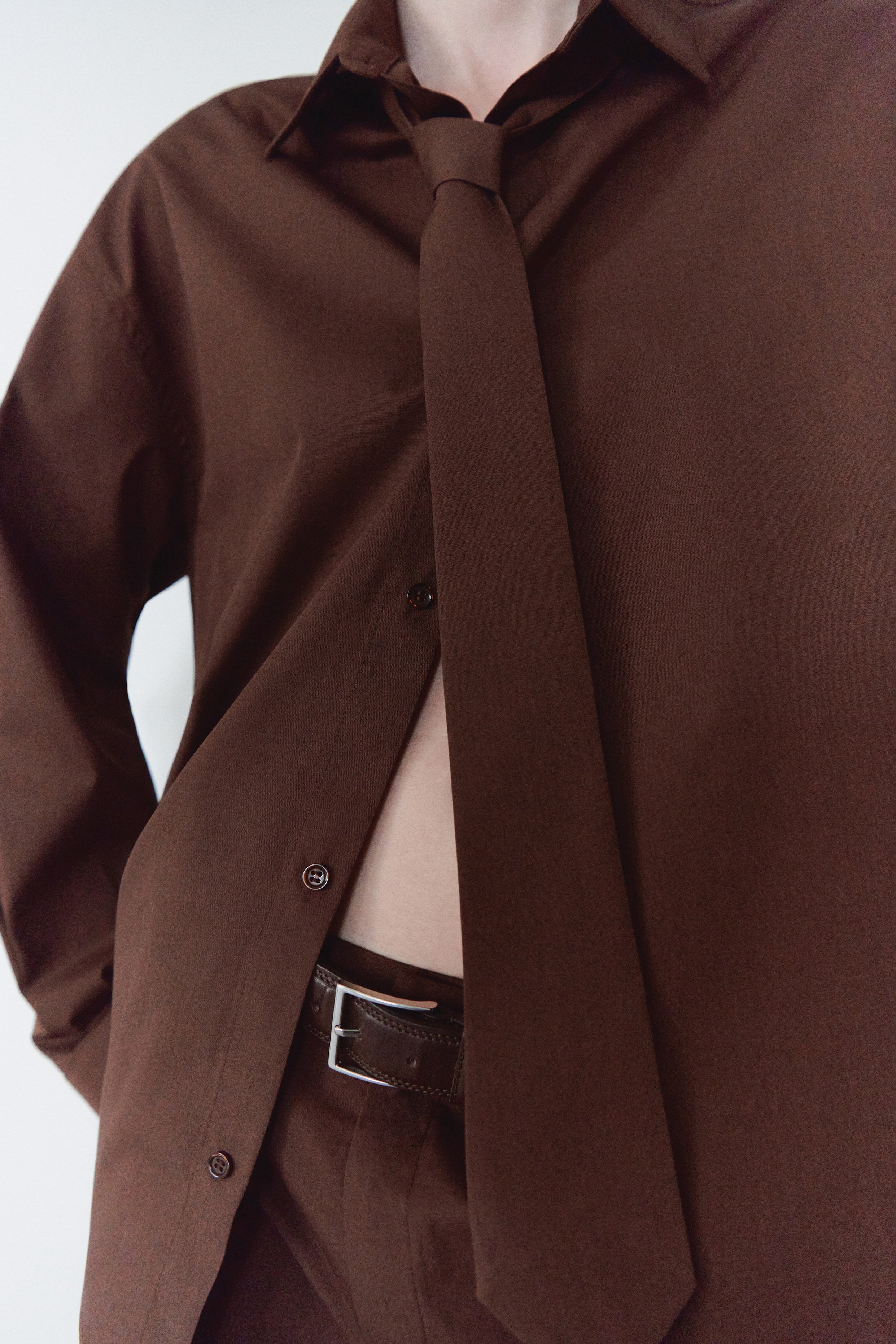 Kahverengi Unisex Oversize Kravatlı Gömlek