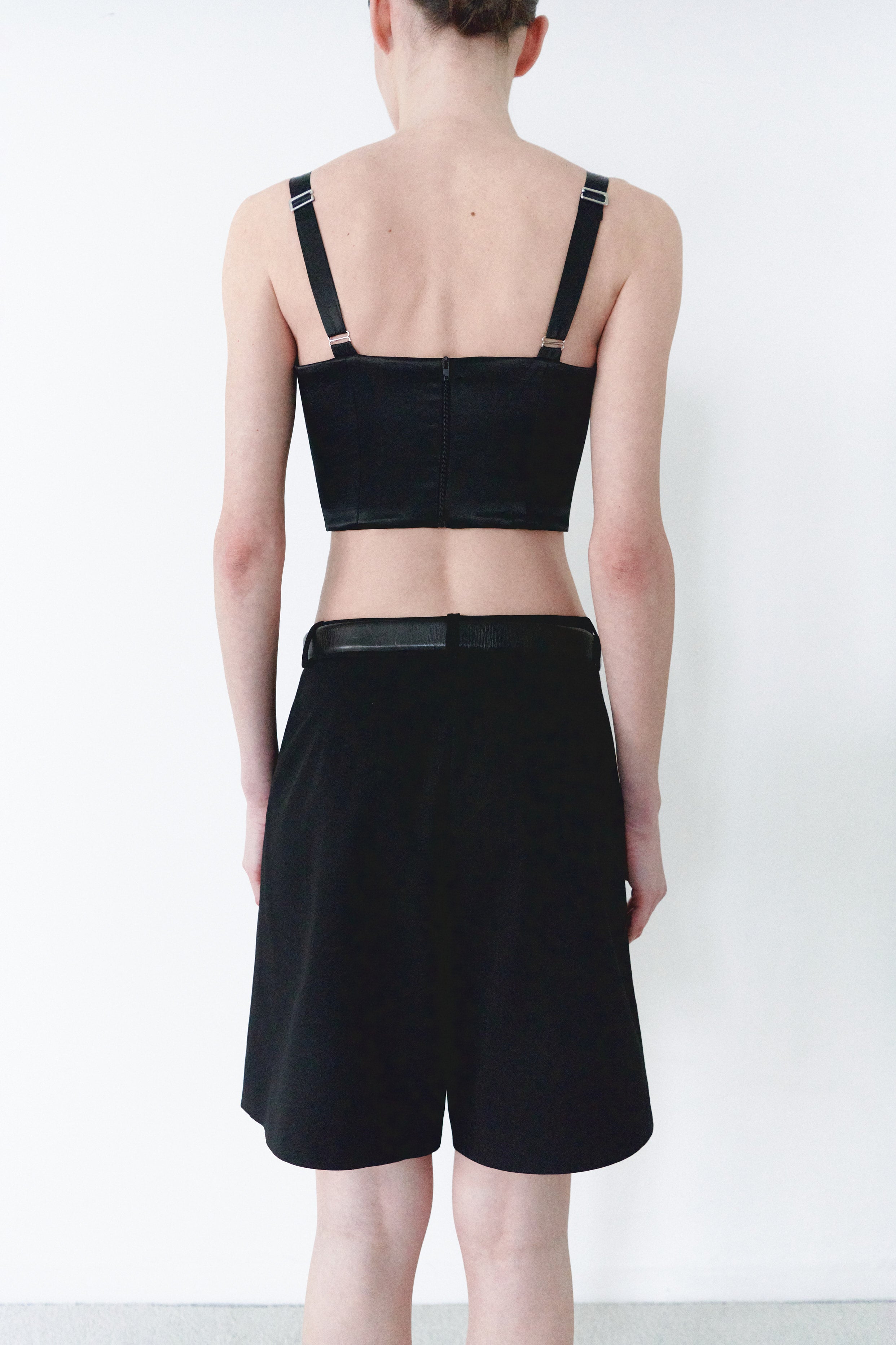 Siyah Unisex Geniş Kesim Bermuda Şort