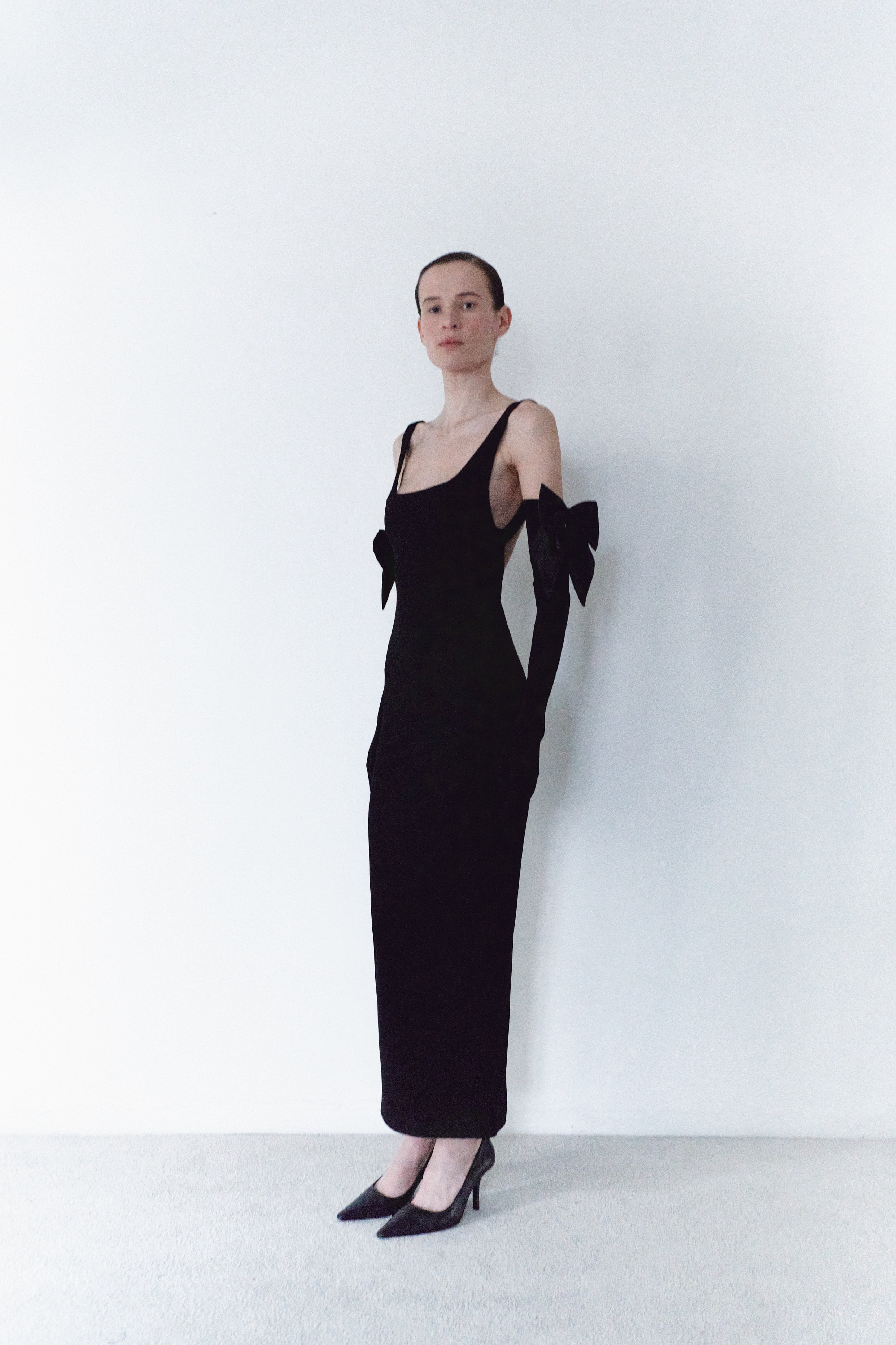 Black Long Dress With Bowknot Gloves