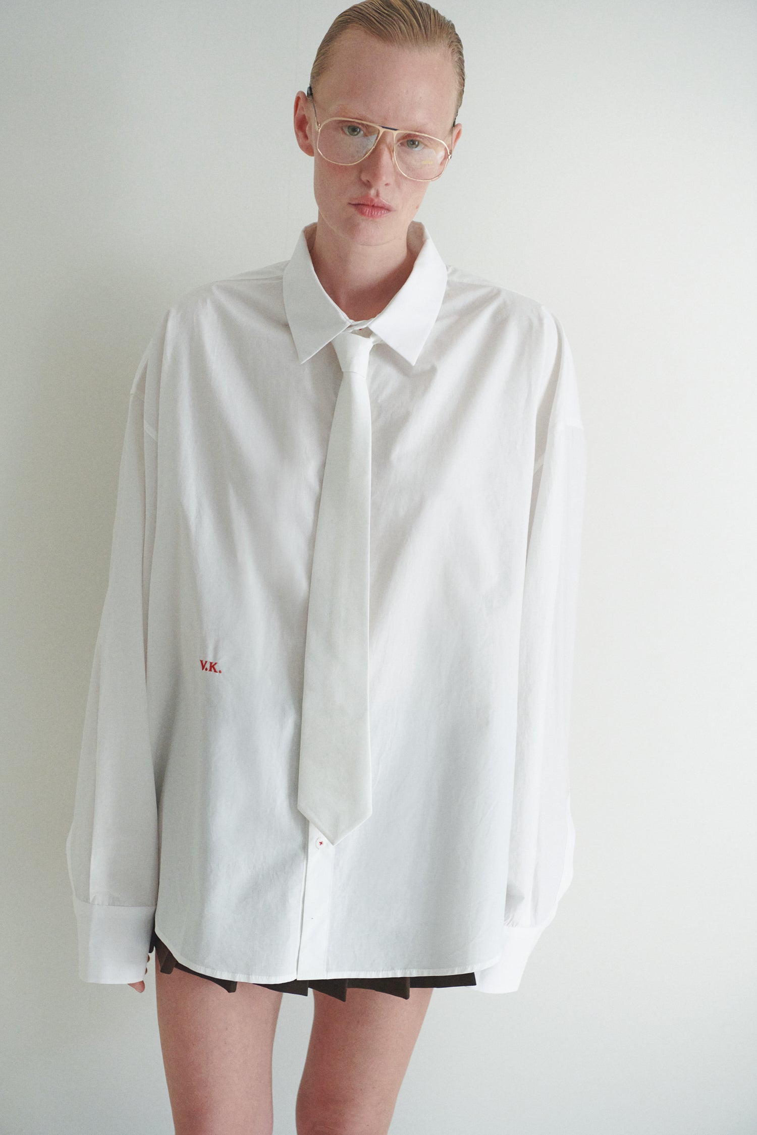 Beyaz Unisex Oversize Kravatlı Gömlek