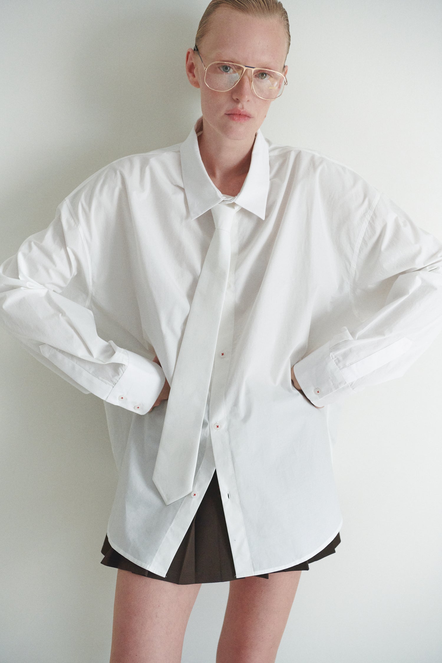 Beyaz Unisex Oversize Kravatlı Gömlek