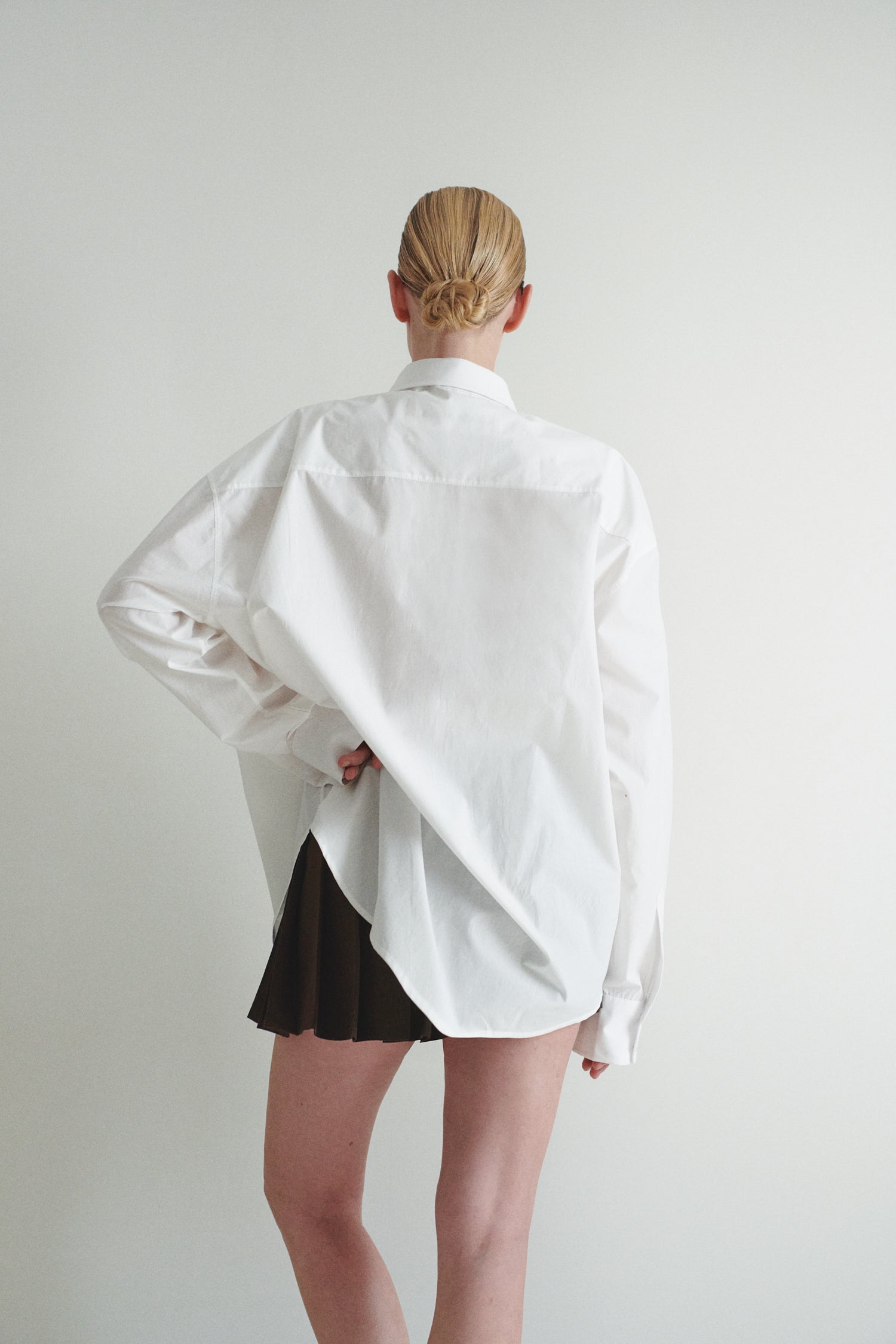 Beyaz Unisex Oversize Kravatlı Gömlek