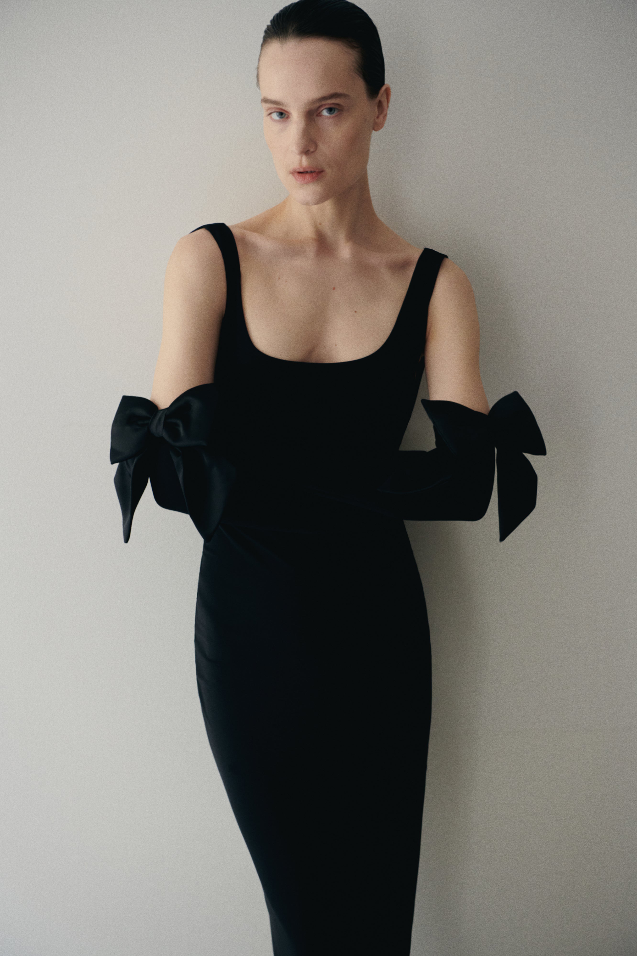 Black Long Dress with Bowknot Gloves