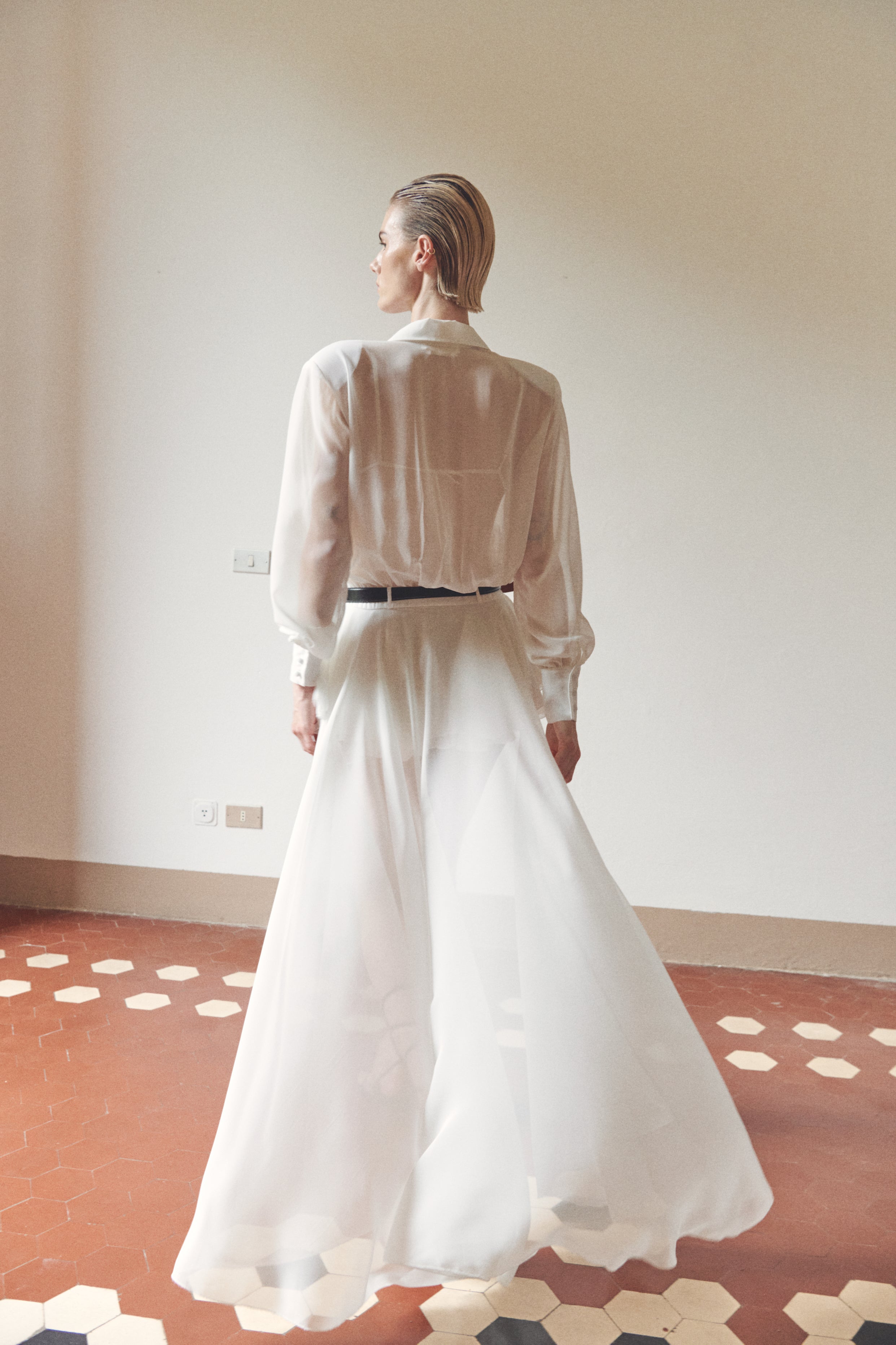 White Chiffon Shirt Train Dress LEAM ALMES White Chiffon Shirt Train Dress LEAM ALMES