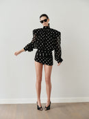 Sırt Dekolteli Vatkalı Puantiyeli Mini Elbise