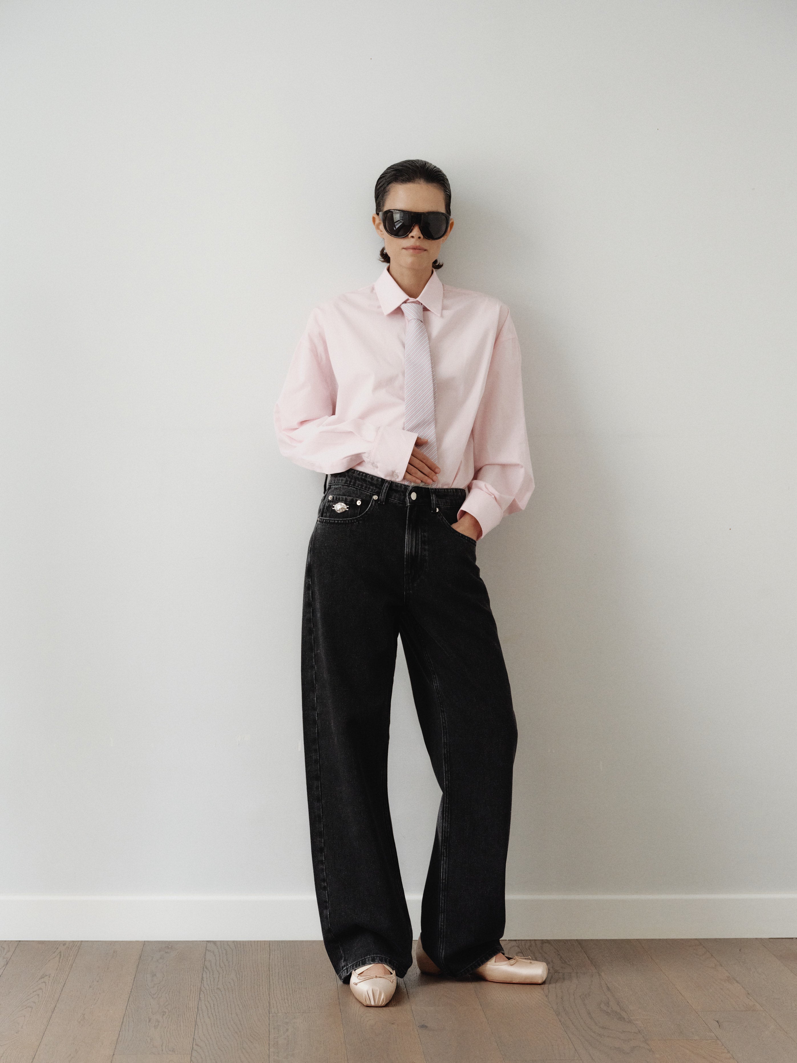 Gümüş Kaplama El Yapımı Aksesuar Detaylı Siyah Geniş Kesim Orta Bel Kot