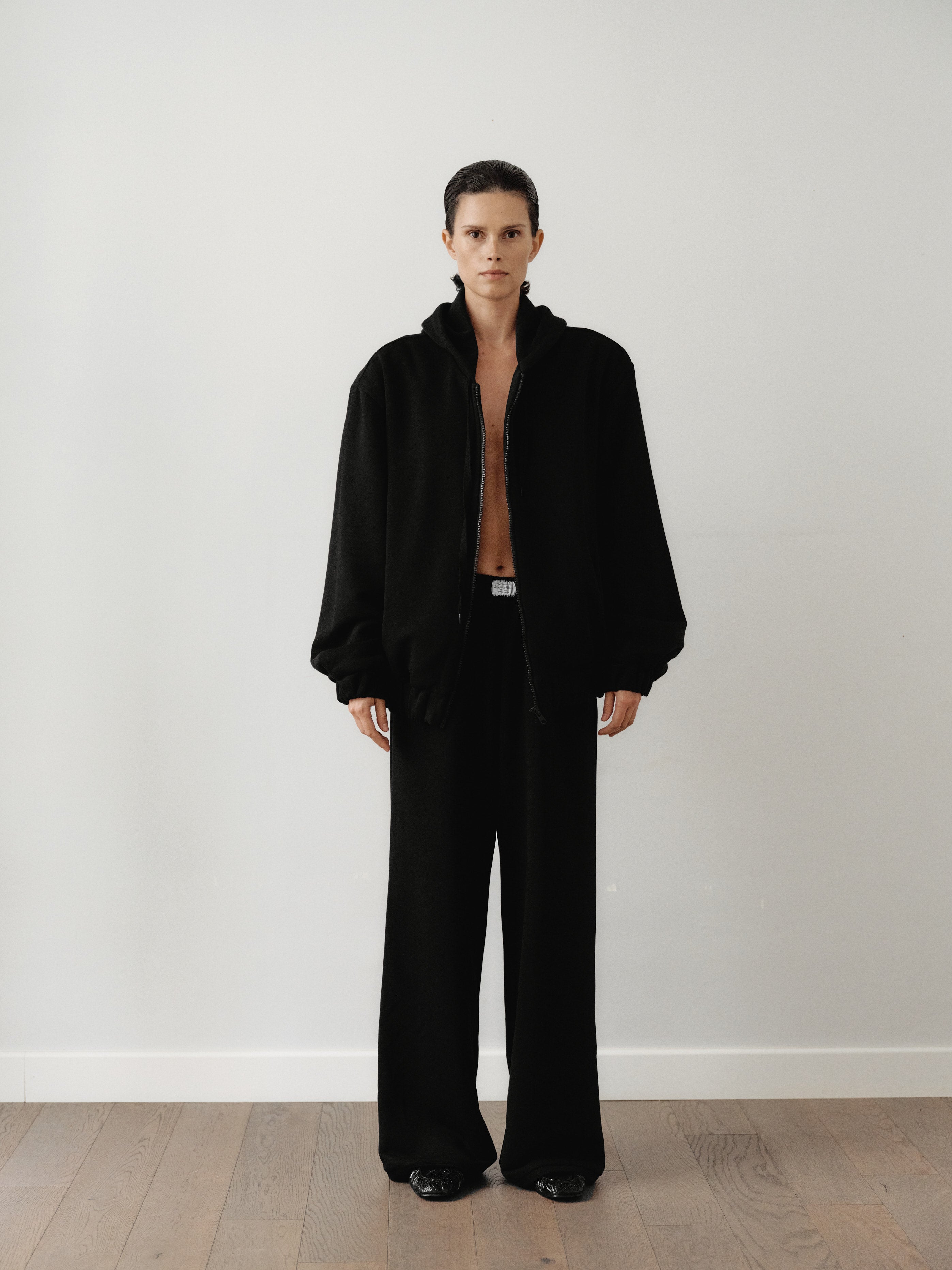 Siyah Kapüşonlu Eşofman Üstü